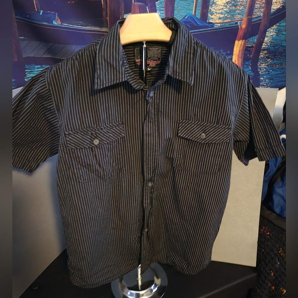 Pin strip button shirt